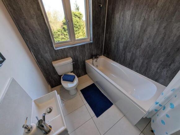 Room 3 Offsuite Bathroom
