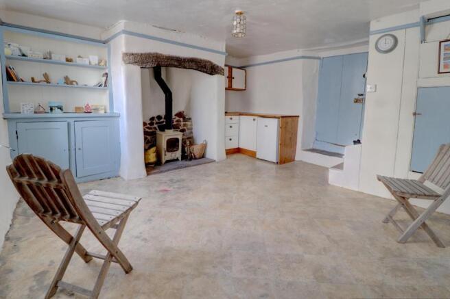 Sitting room 2.jpg