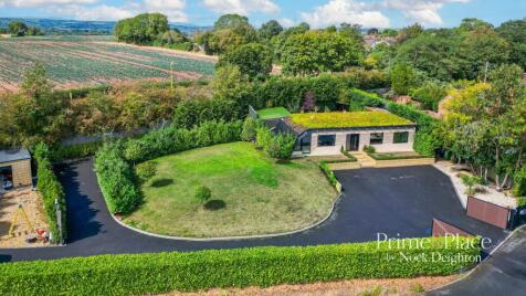 Parkland View The Avenue Waresley Kidderminster DY11 7XR