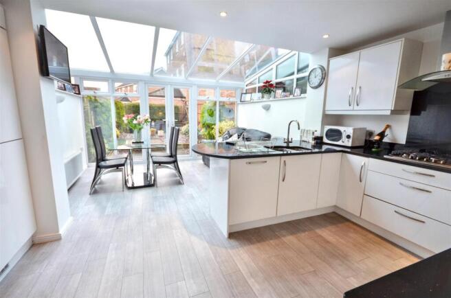 Kitchen & Dining Room