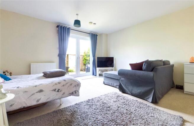 Living Room/Bedroom
