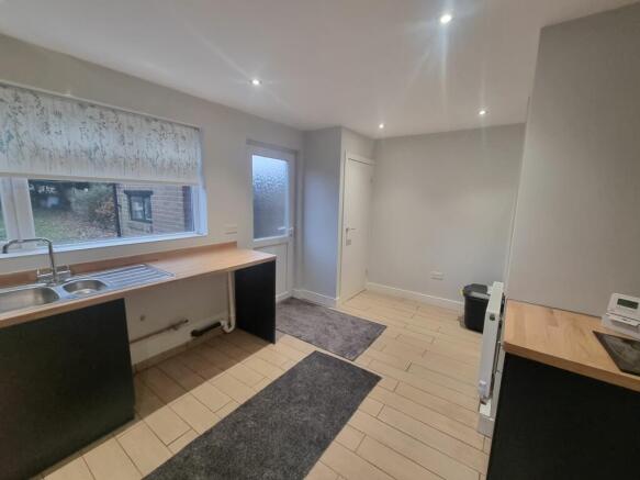 kitchen 2.jpg