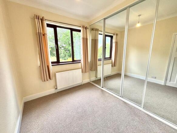 3 bed House to rent Image 8