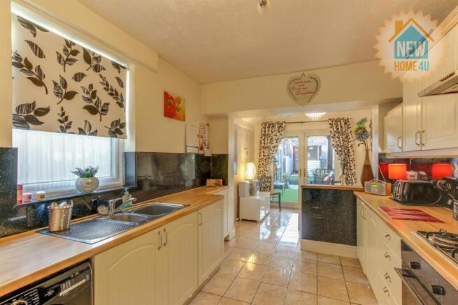 KITCHEN:
