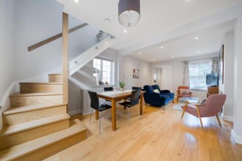 Common Road, Claygate, Esher, Surrey, KT10