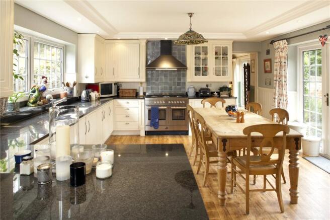 Kitchen/Breakfast Rm
