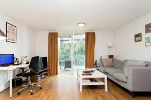 Flat 3, Ruffin House, Roseberry Place, Hackney, London E8 3GB