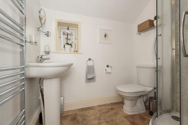 Alb-1st-Flr-Bathroom
