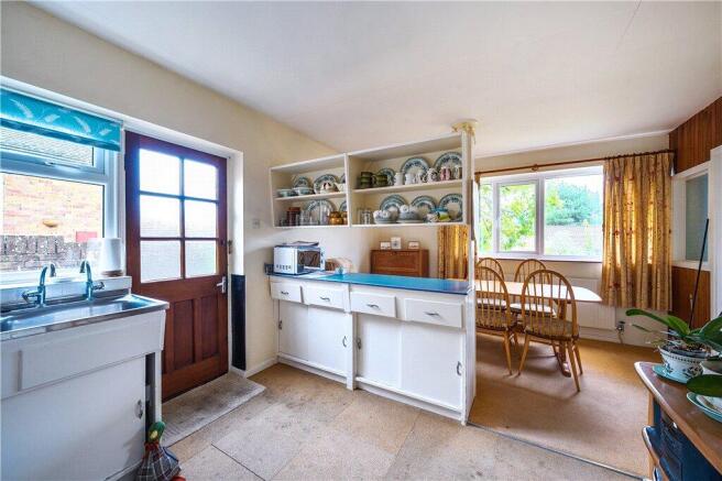 Durban Close, Romsey, Hampshire photo 4