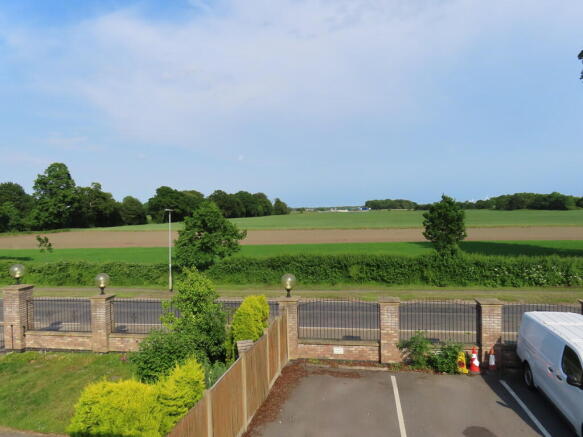 2 bed Apartment for sale Image 4