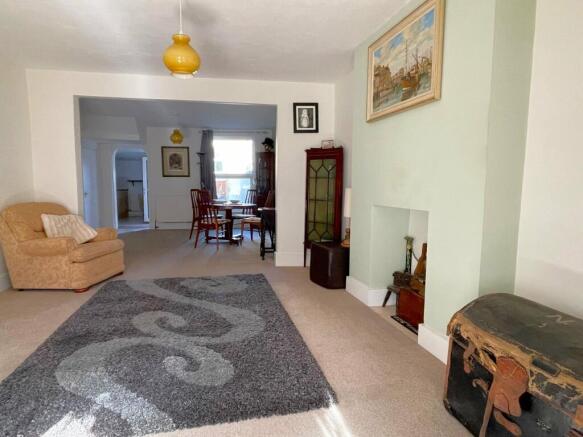 Lounge/Dining Room