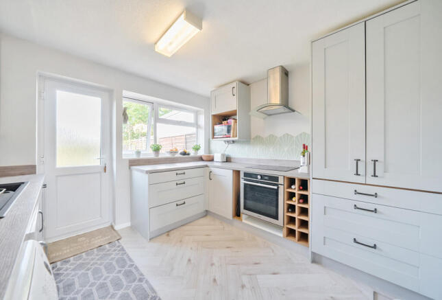 1344205-20-68a732...