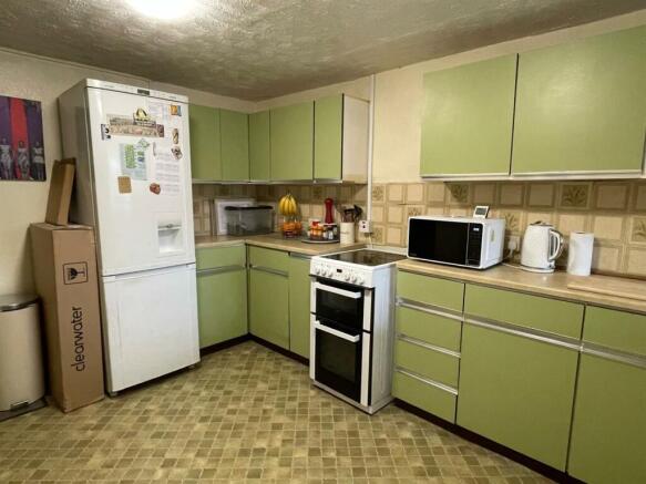 Kitchen1.jpg