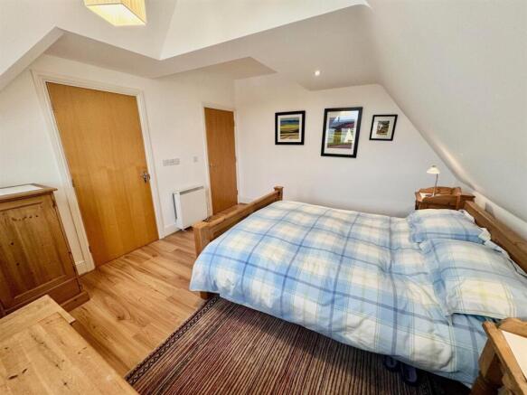 2 bed Flat for sale Image 9