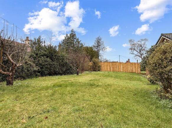 Generous Private Garden 198