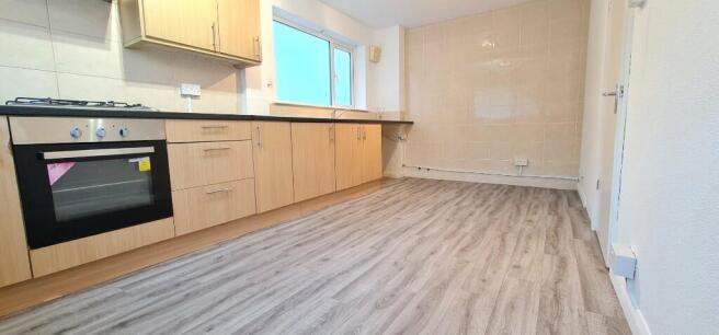 KITCHEN / BREAKFAST