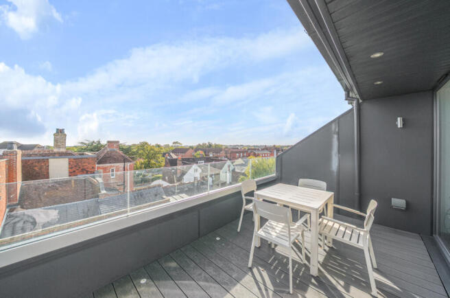 1362704-3-68e5376...