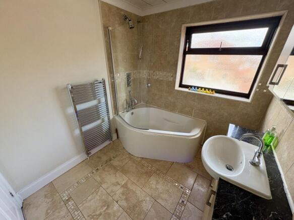 3 bed Semi-Detached for sale Image 10