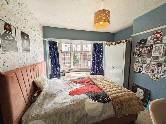 4 bed Semi-Detached for sale Image 11