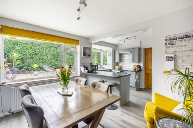 3 bed Semi-Detached for sale Image 6