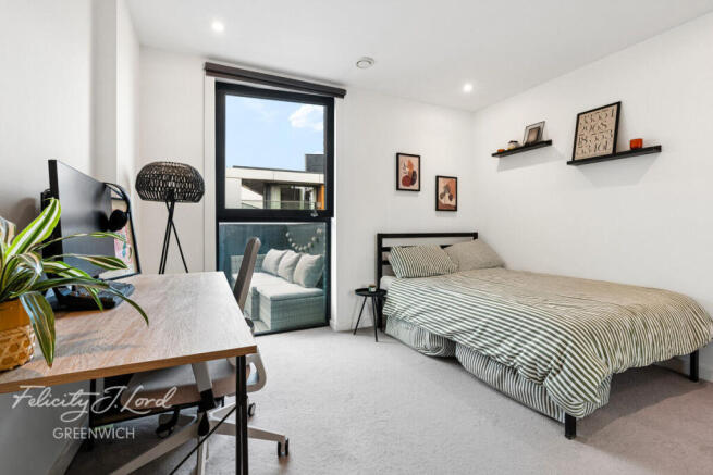 Hawthorne Crescent, Greenwich, London SE10 photo 4