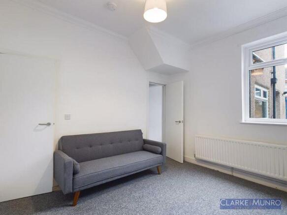 1 bed House Share to rent Image 4