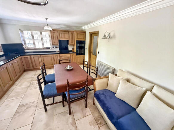 3 bed Bungalow for sale Image 6