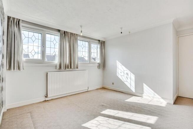 3 bed Semi-Detached for sale Image 11