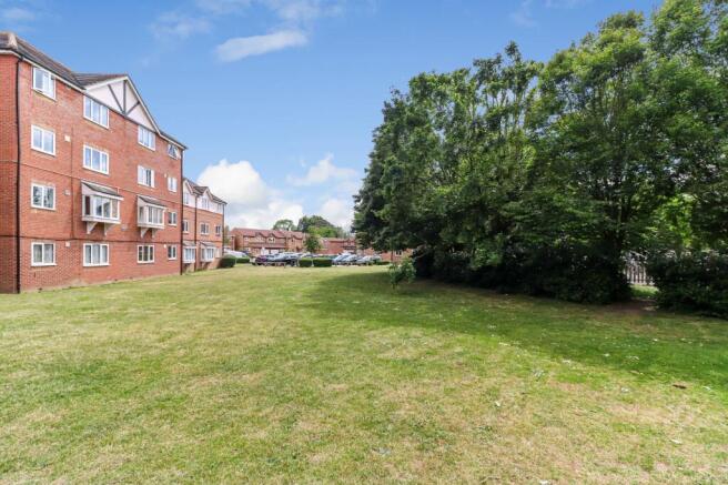 Pioneer Way, Watford, WD18 photo 4