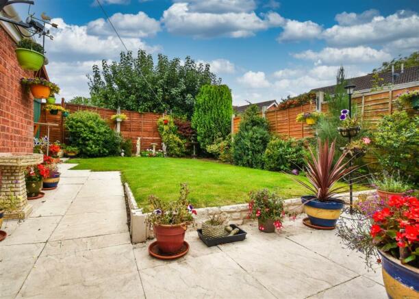 10 Wombourne Road - Garden.jpg