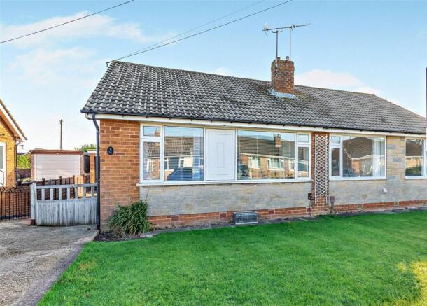 2-bed bungalow on Beckwith Road, Harrogate, North Yorkshire, HG2, £285,000