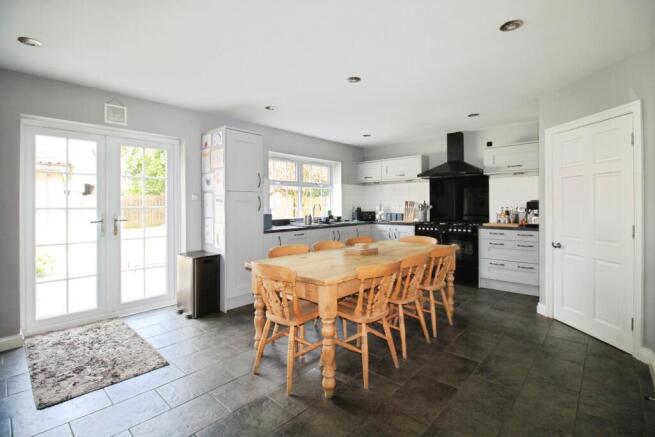 4 bed Detached for sale Image 4