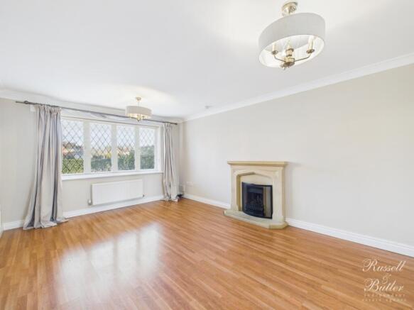 CAM01995G0-PR0395-STILL001