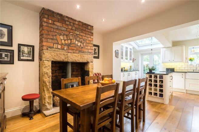 Dining/Kitchen Areas