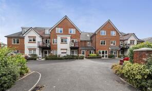 Flat 11, 24 26 Wessex Lodge, London Road, Bagshot GU19 5FN