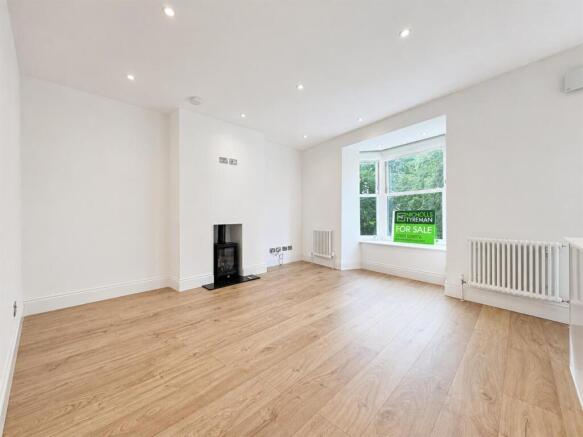 2 bed Apartment for sale Image 5