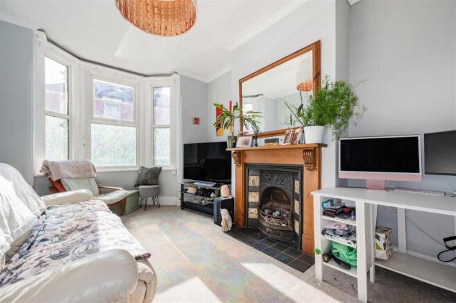 Sitting Room / Dining Room