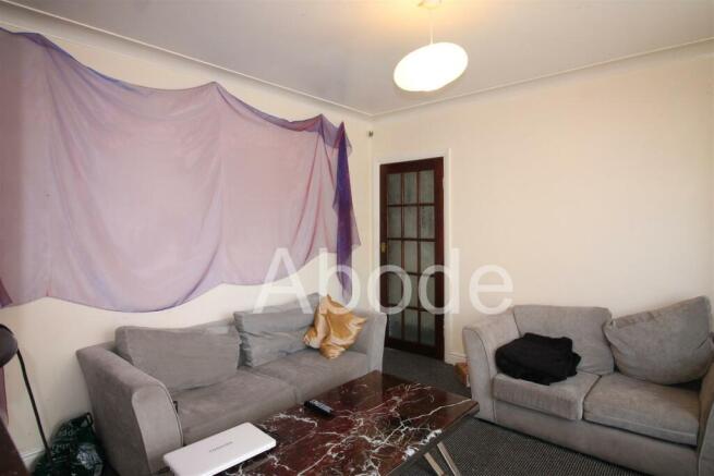 3 bed House to rent Image 5