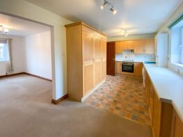 8, Marsh Gardens, Honley, Holmfirth HD9 6AF