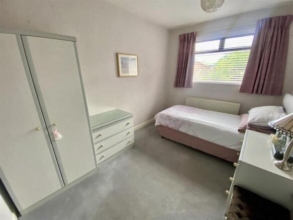Bramleys Estate Agents - Hepworth Drive - Mirfield