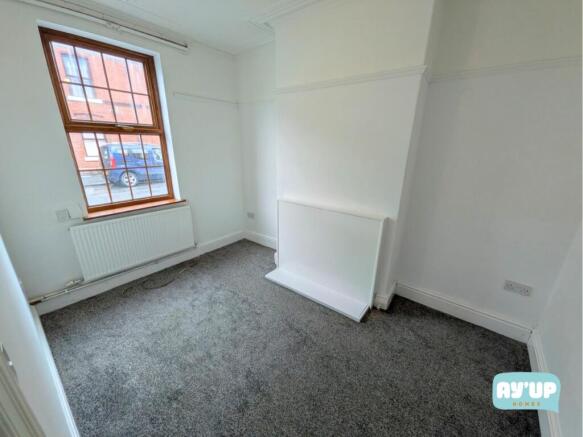 3 bed Terraced to rent Image 5