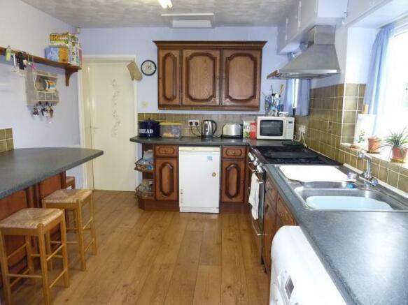 KITCHEN/BREAKFAST ROOM