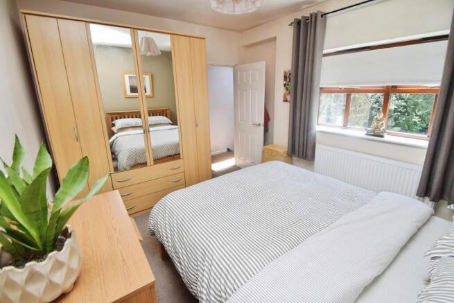 4 bed Terraced for sale Image 8