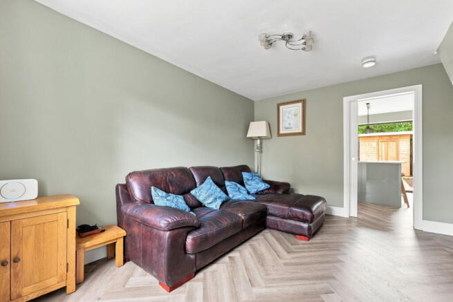 4 bed Semi-Detached for sale Image 9