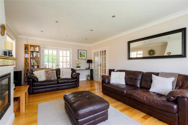 4 bed Detached for sale Image 7
