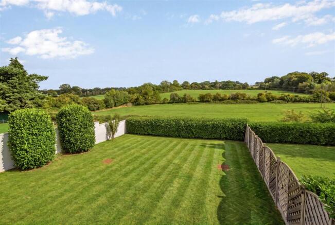 1 Meadow View-29m2.jpg
