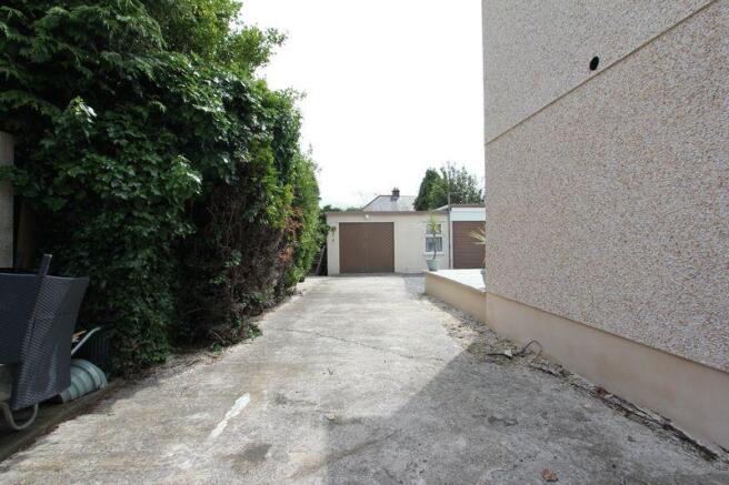 Driveway at Side