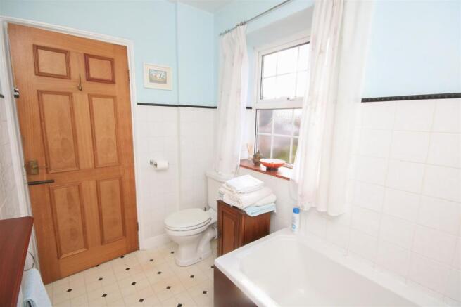 HOUSE BATHROOM