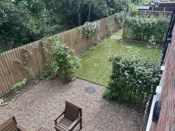 2 bed Apartment to rent Image 9