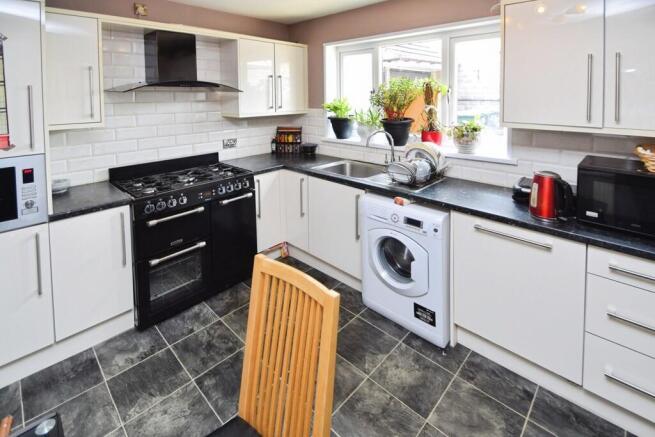 4 bed Terraced for sale Image 4